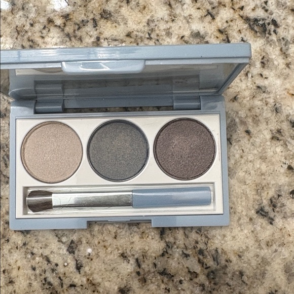 Fresh eye shadow trio corazon Del Mar - Picture 2 of 3